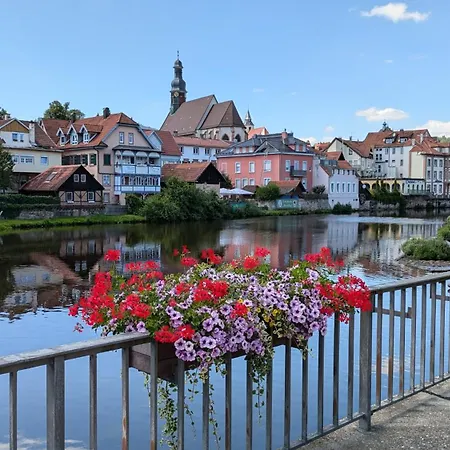 Am Waldrand Von *